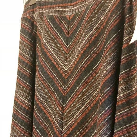 JOHN PAUL RICHARD Total Eclipse Skirt -SML - Picture 3 of 5